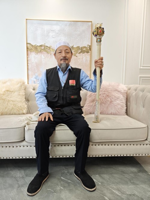 《以领袖风范格局、定天下医术格局》 世界中医药联合会传统医学博士——马忠义院长