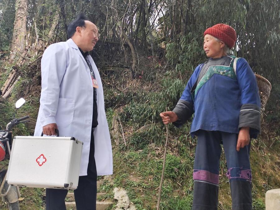 慢病防治健康行动符忠来走进黄金村健康服务